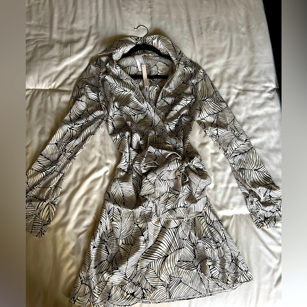 Silky long sleeve summer floral print tie dress